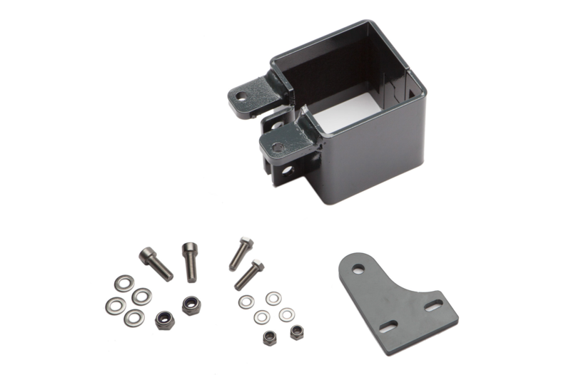 Gate post bracket set